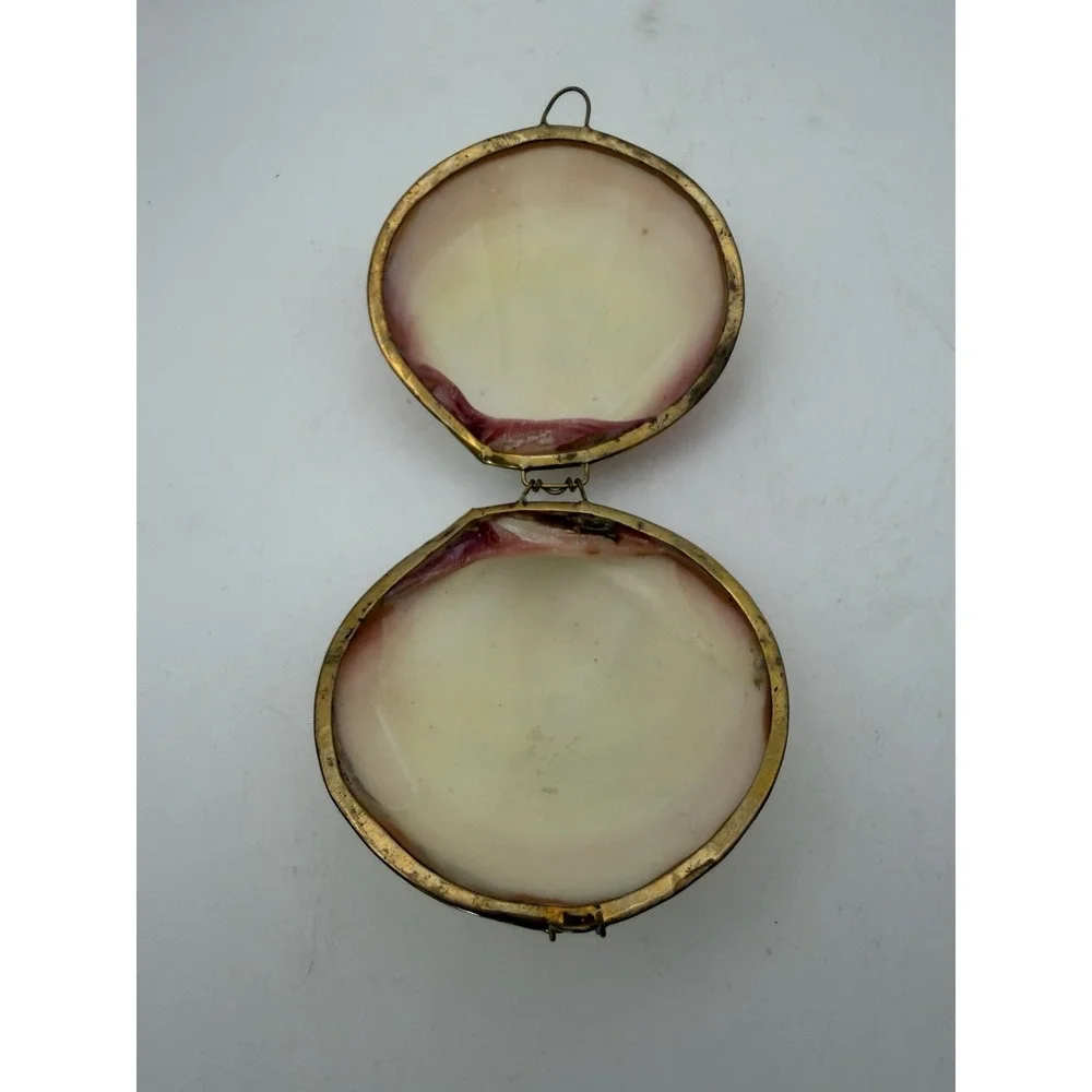 N/A vintage clam